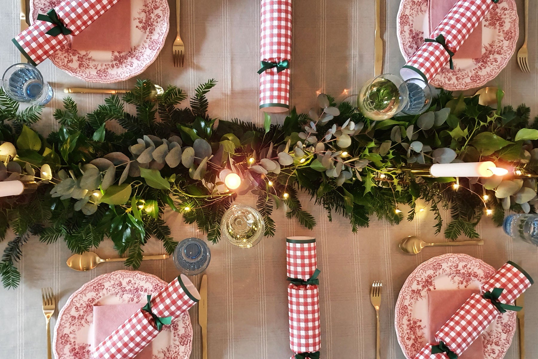 HOW TO TABLESCAPE FOR CHRISTMAS