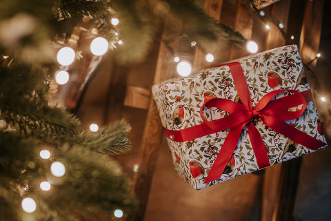 CHRISTMAS GIFT WRAP & TAGS