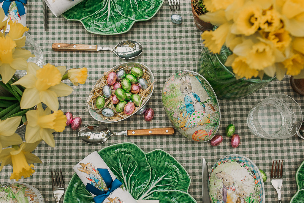 CARD EASTER EGG - BEATRIX POTTER, PETER RABBIT - AT THE SHOP