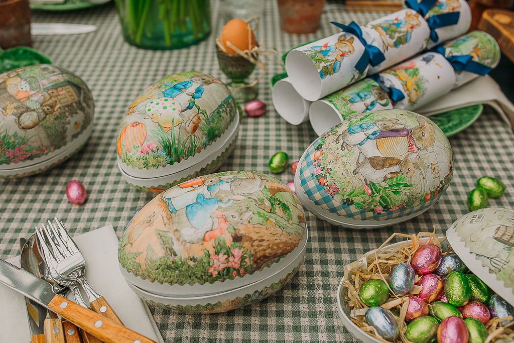 CARD EASTER EGG - BEATRIX POTTER, PETER RABBIT - AT THE SHOP