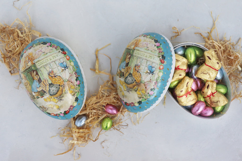 CARD EASTER EGG - BEATRIX POTTER, PETER RABBIT - AT THE SHOP