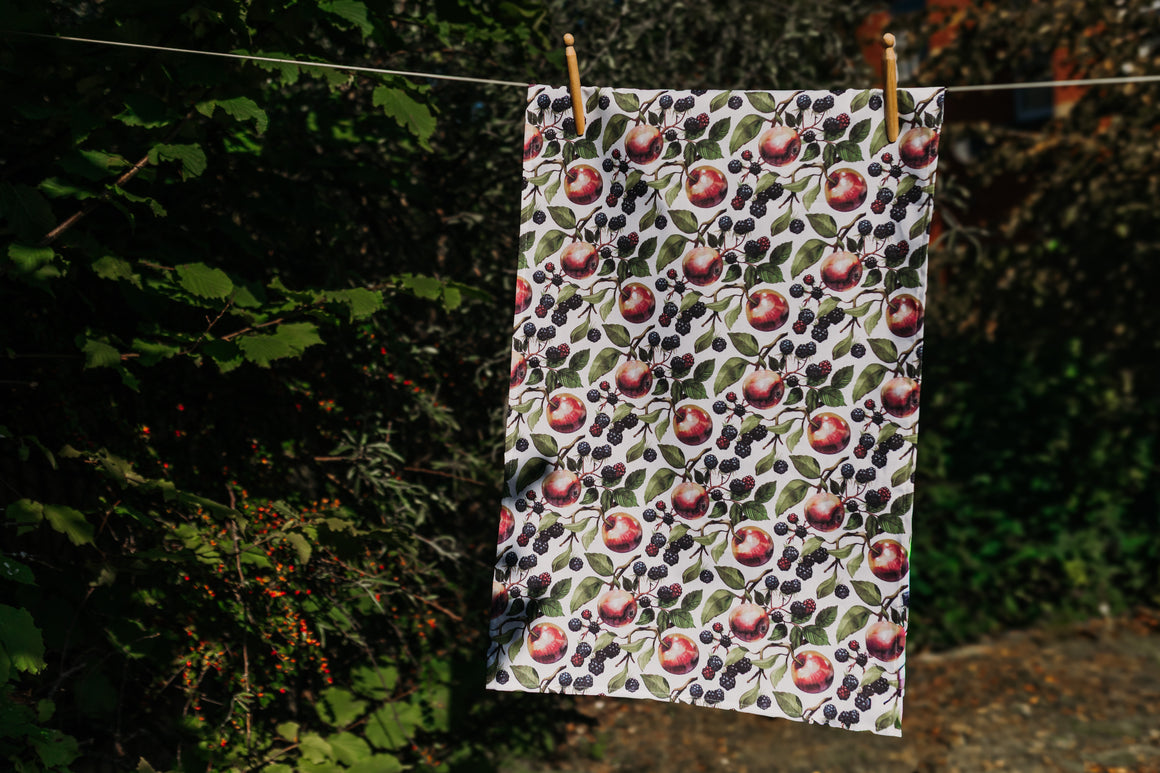 TEA TOWEL - APPLE & BLACKBERRY
