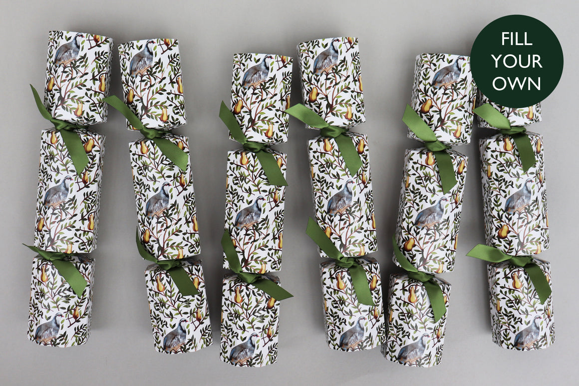 Harvey & Mason Fill Your Own Eco-Friendly Christmas Crackers Pack Of 8 White And Red Berry Design Xmas Table Decor