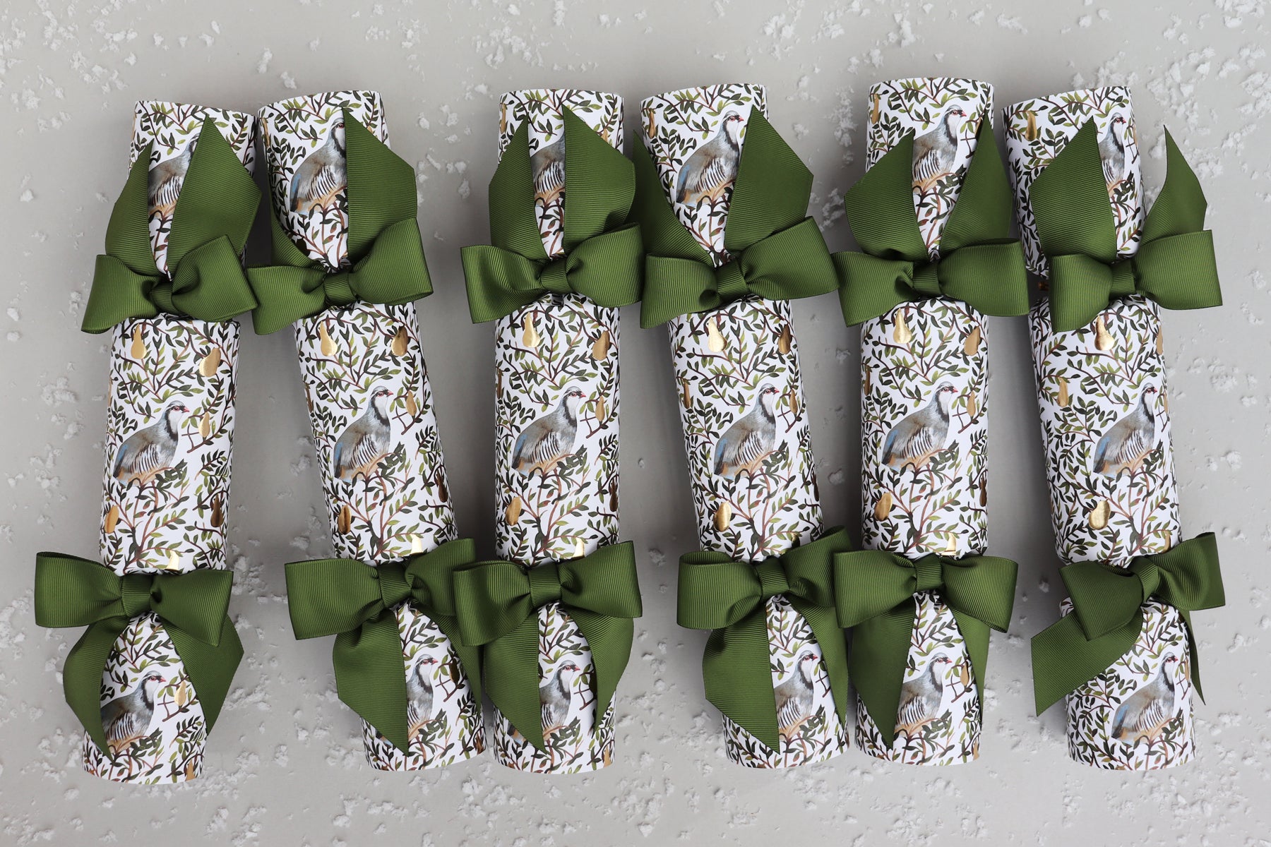 REGENCY PARTRIDGE LUXURY CHRISTMAS CRACKERS