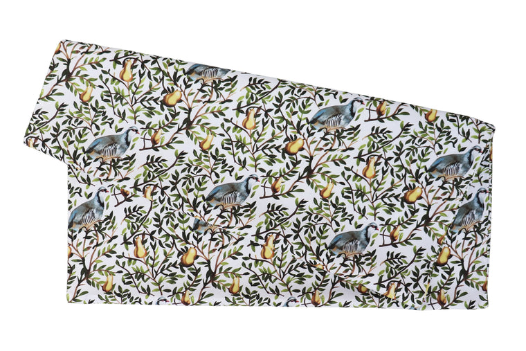 PARTRIDGE IN A PEAR TREE COTTON TABLE RUNNER