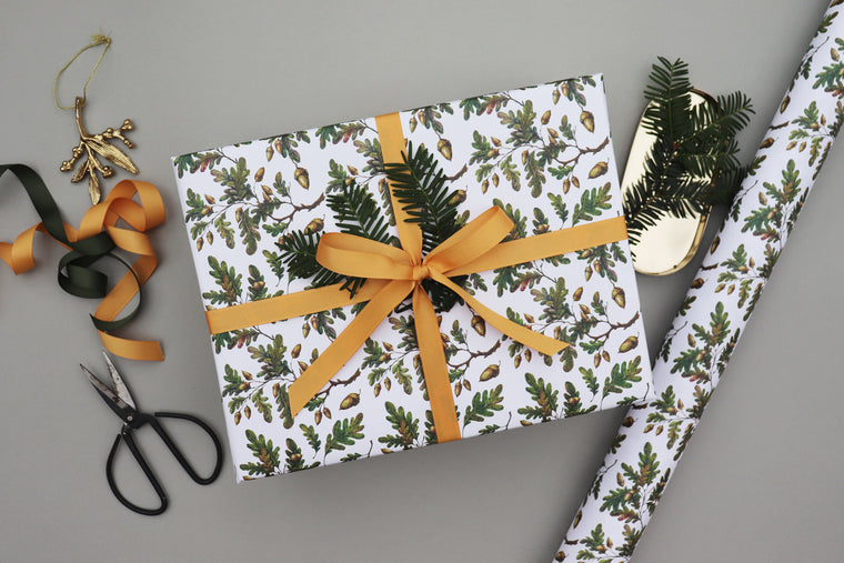OAK LEAVES & ACORNS CHRISTMAS WRAPPING PAPER