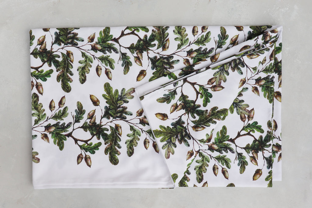 oak leaves and acorns cotton luxury tablecloth