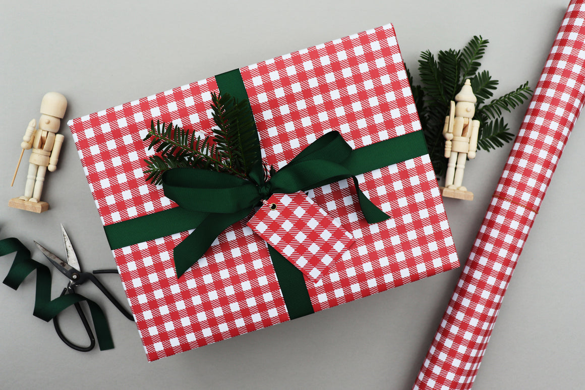 RED GINGHAM CHRISTMAS WRAPPING PAPER